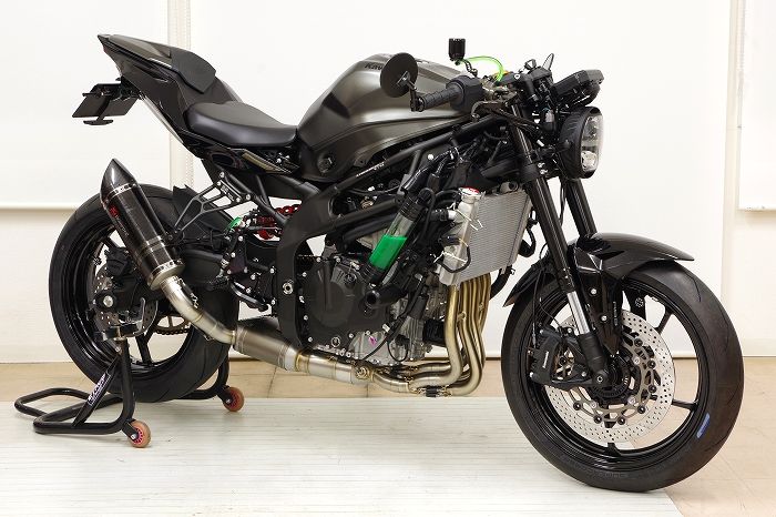 カワサキZX-25R SE（2023） カフェファイター完成 ネイキッド化のレポート