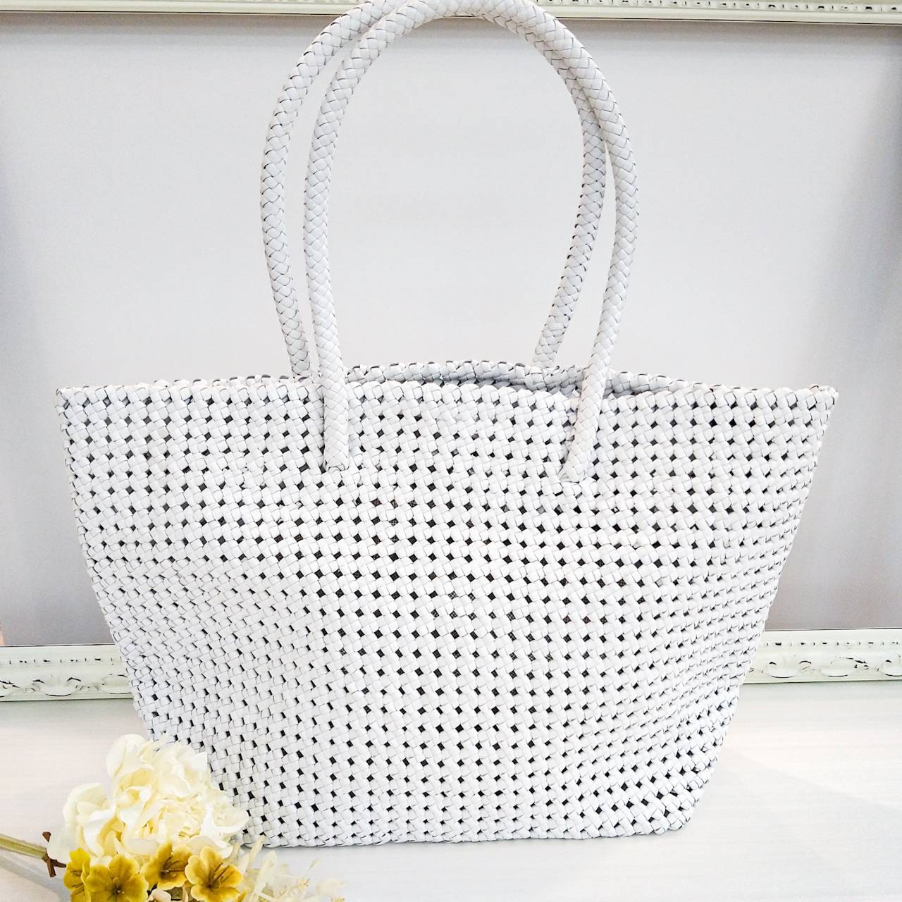 山羊革】石畳編みメッシュトートバッグ Mサイズ＜WHITE> 本革 軽い