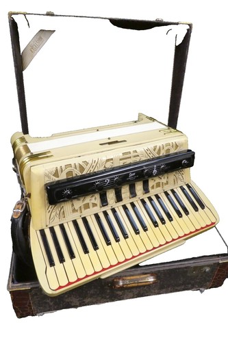 Excelsior 303 Accordion 37 Keys 120 Bass Made in Italy | eBay