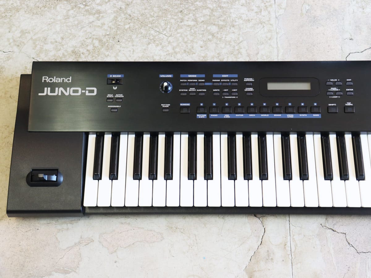 中古】Roland JUNO-D シンセサイザー 61鍵 - 神奈川県の中古楽器店