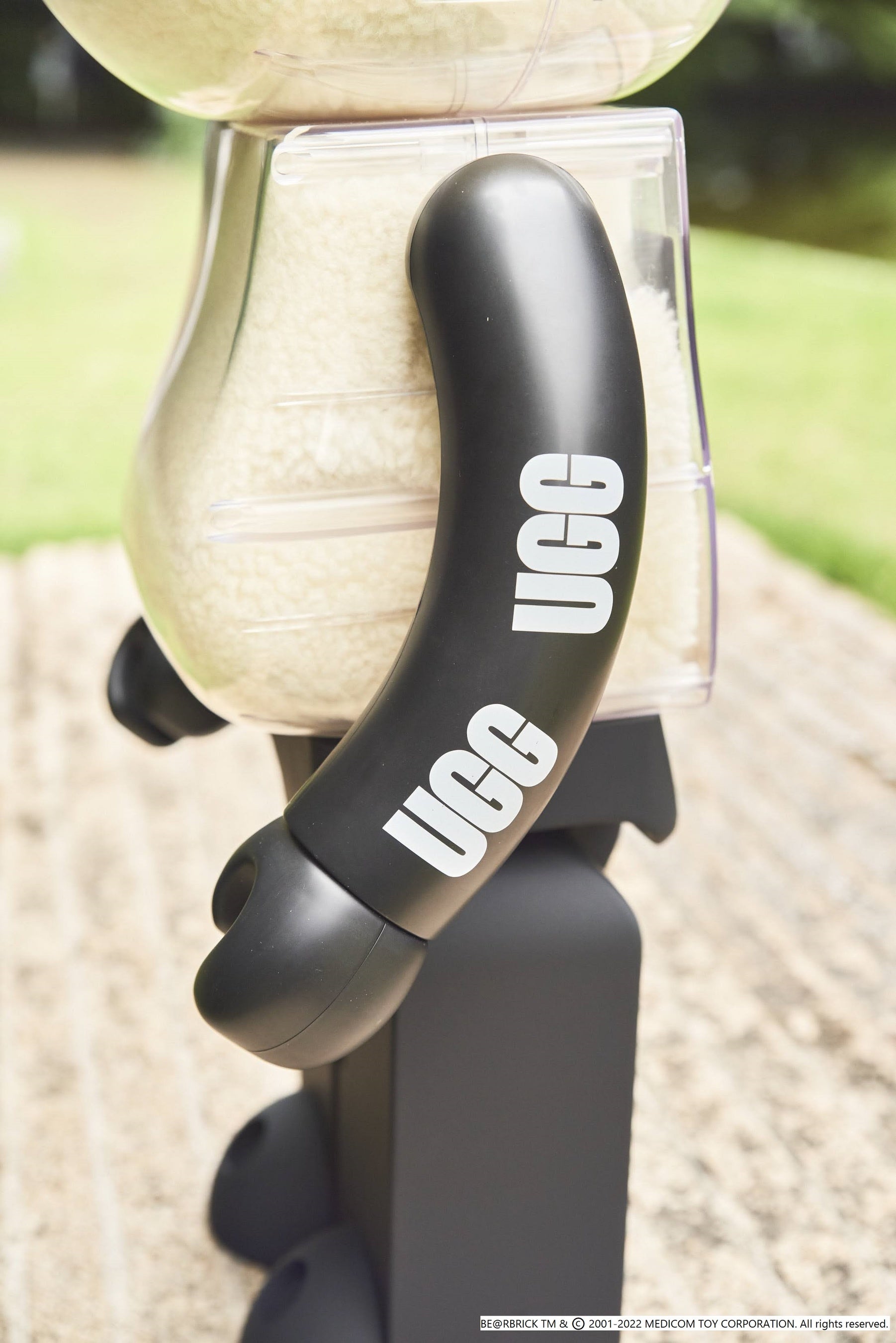 UGG@mosよりUGG「Classic Clear Mini」インスパイアデザインの「BE
