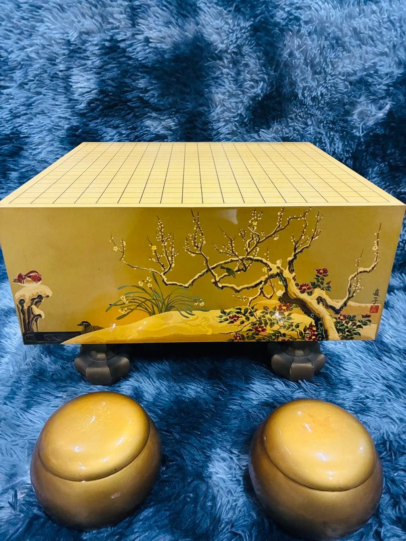 【野畑直子】作 金地漆絵四季花鳥図碁盤 碁笥 本蛤那智黒碁石 約42x45cm 極上品 日本画家【野畑直子】作 金地漆絵四季花鳥図碁盤 碁笥 本蛤