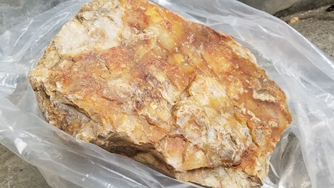 希少原石　石英　クオーツ　天然石 特大　アート 天然石 珍品 希少 石英に付いた ブラックトルマリン 67kg 送料無料