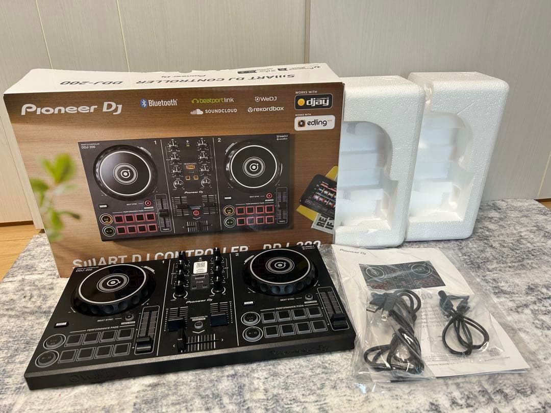 さ*ょ様 【箱付き】Pioneer DJ DDJ-200 2万円であなたもDJ！「Pioneer DDJ-200」当店にて好評発売中！｜島村