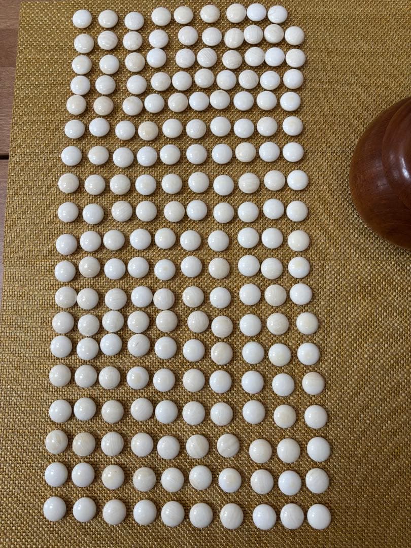 本格囲碁セット　基盤　蛤碁石　黒石　脚/へそ　桐のケース付き 楽天市場】囲碁セット 木製新桂9路13路盤 和楽セット ※新桂13路9路盤