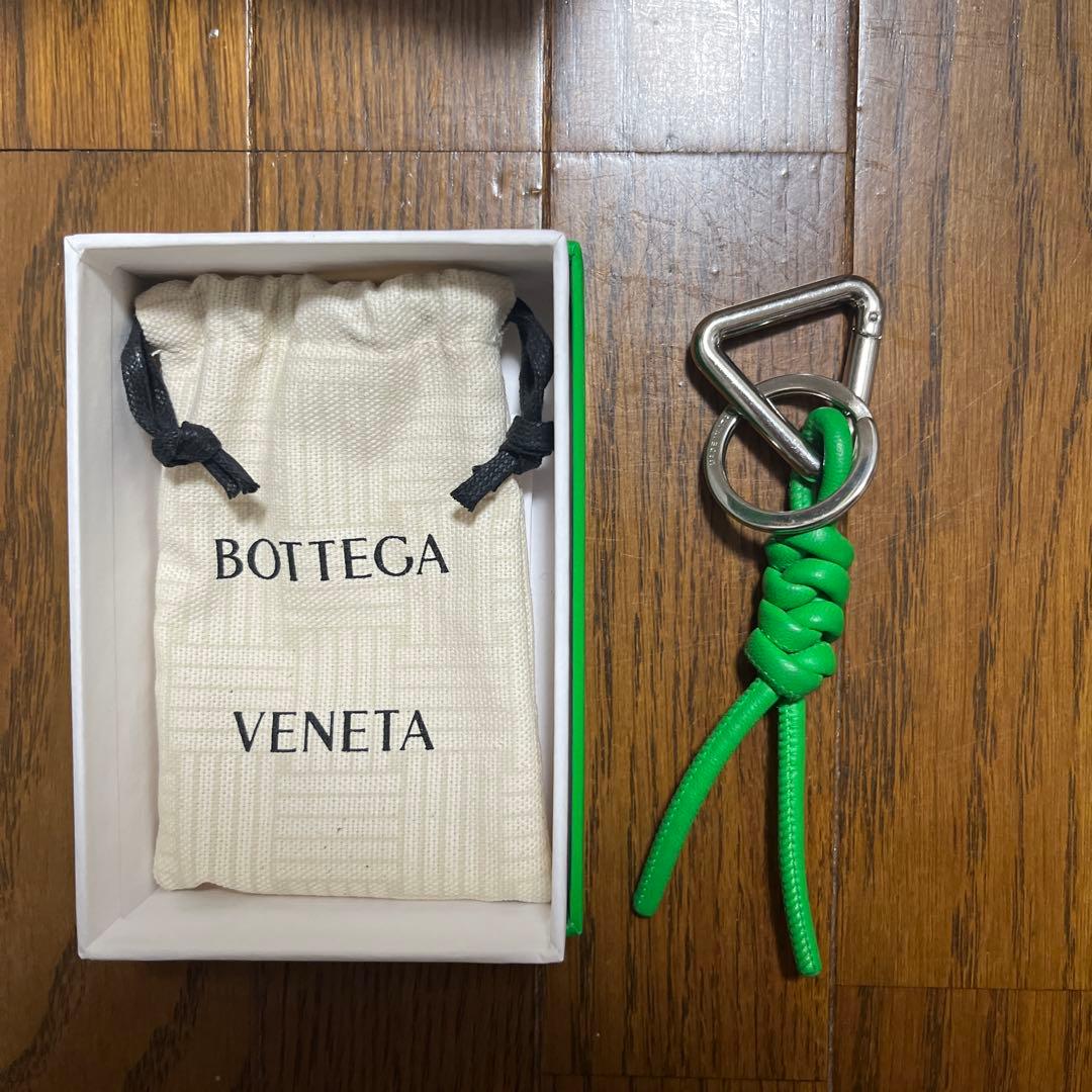 ボッテガヴェネタ キーホルダー BOTTEGA VENETA（ボッテガ・ヴェネタ） チャーム PORTACHIAVI 523434