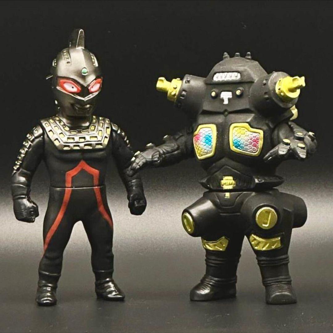 BEAMS x MAX TOY ウルトラセブンダーク & キングジョー ブラック