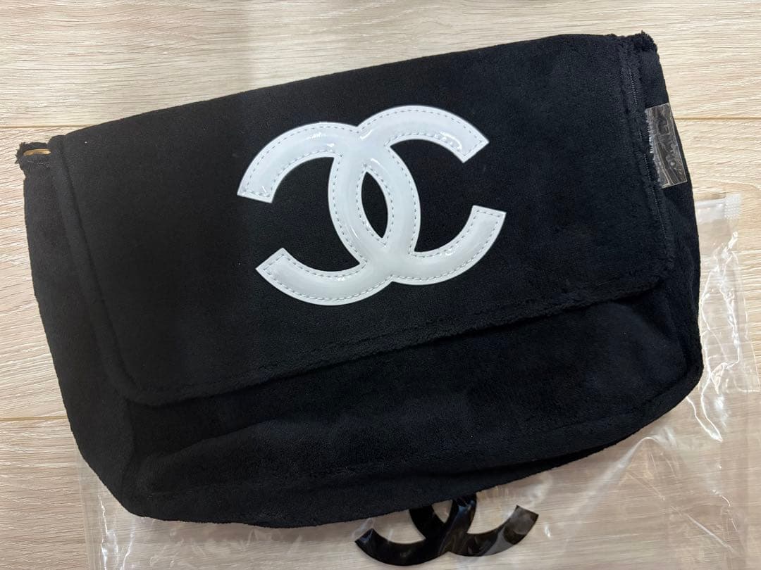 CHANEL シャネル ミニバッグ ポーチ ブラック×ホワイトロゴ