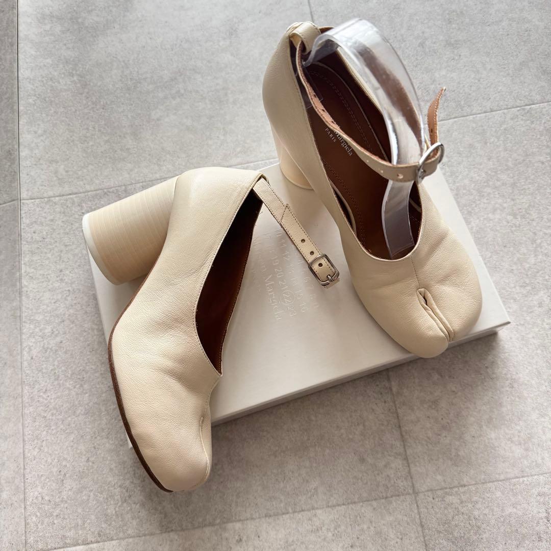 メゾンマルジェラ　Tabi アンクルストラップ　ヒール　パンプス　レザー　37 Maison Margiela（メゾンマルジェラ） ANKLE STRAP TABI PUMPS