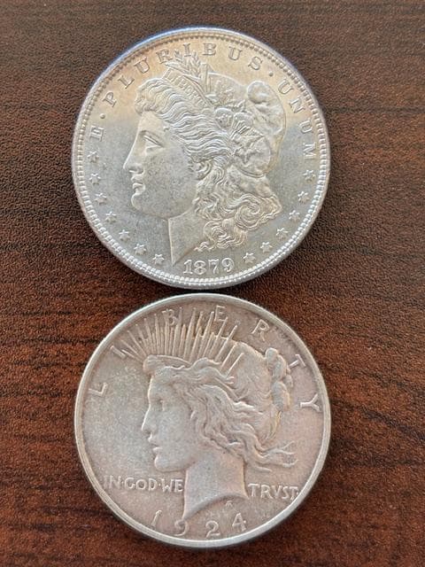 アメリカドル　モルガンダラー銀貨1879S＆ピース銀貨1924Pセット アメリカ 2024年 モルガンダラーとピースダラー 1ドル銀貨2種セット