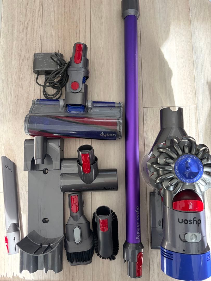 Dyson SV10 FF3 v8 fluffy 各種アタッチメント付き