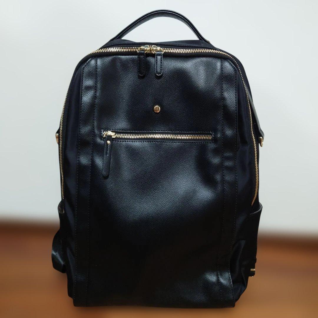【SUITS COMPANY】リュック　ACE共同開発／ミニポーチ付き 美品 リュック／ACE共同開発／フェイクレザー×ナイロン／ミニポーチ付き