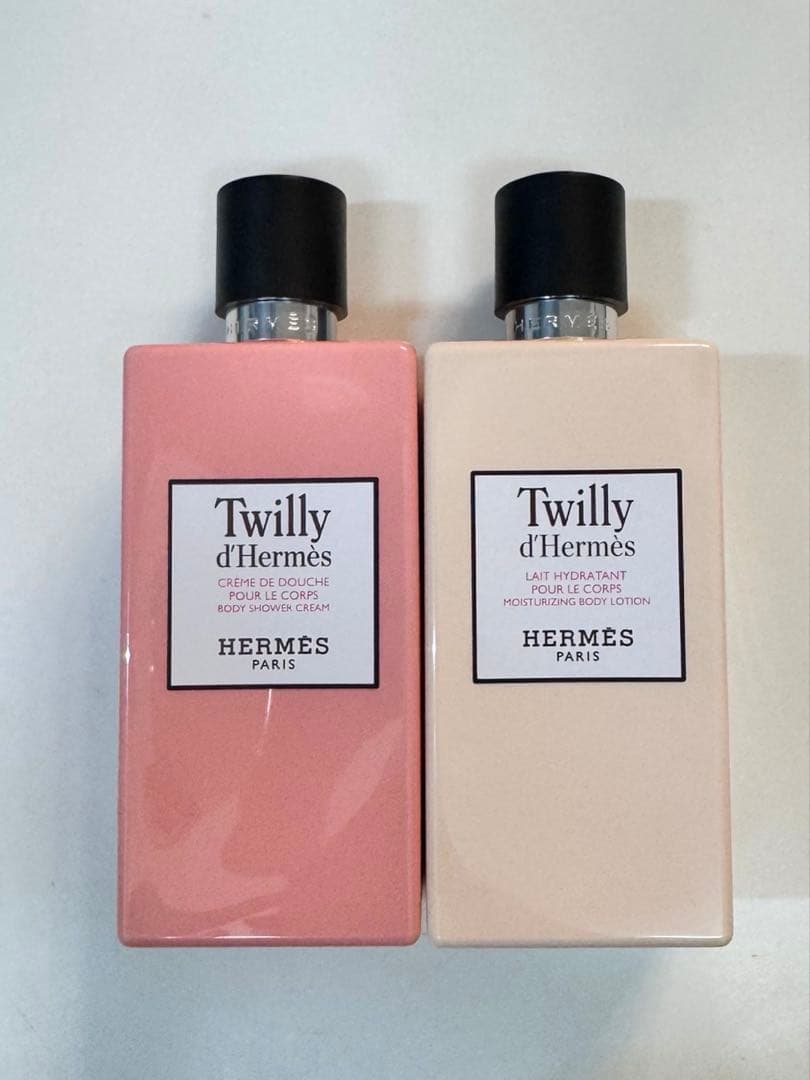 Twillyd'Hermèsモイスチャーライジングボディローション　エルメス モイスチャライジング ボディローション 《オー ドゥ ルバーブ